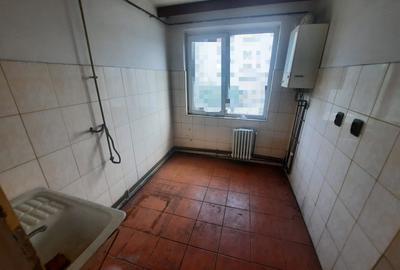 Apartament cu 2 camere decomandat, etajul 2/10, zona Alexandru cel Bun - 4