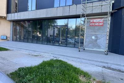 Spațiu comercial, de 120 mp, în Central - 4