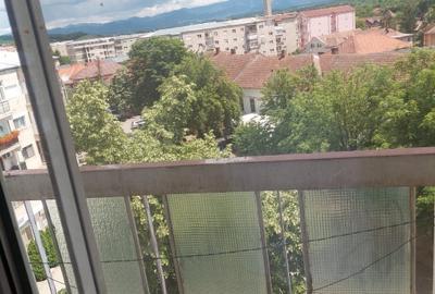 Apartament cu 3 camere decomandat în Central - 2
