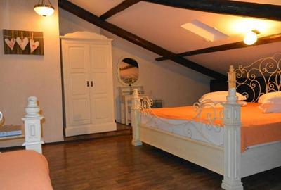 Apartament cu 8 camere decomandat în Central - 6