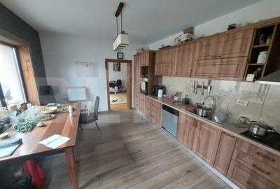 Vanzare casa impunatoare in Sacele Confort, spatiu si tr - 2