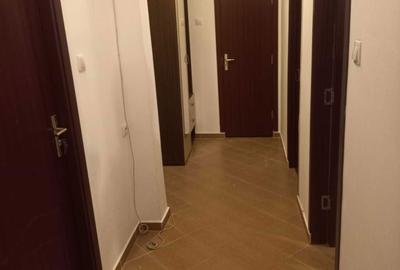 Apartament cu 3 camere semidecomandat în Ultracentral