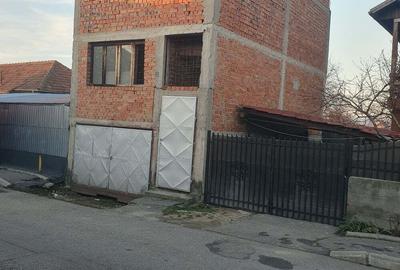 Casă cu 2 camere în Central - 1