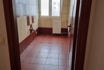 Garsonieră decomandată în Drumul Taberei