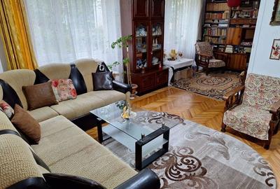 Apartament cu 4 camere în Săsar