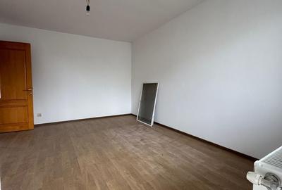Apartament cu 4 camere în Central - 3