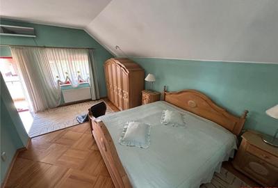 Casă cu 9 camere cu Canalizare în Central - 5