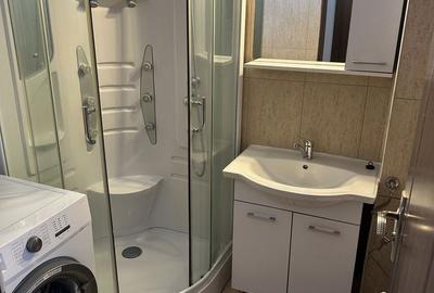 Apartament cu 2 camere semidecomandat în Aleea Carpați