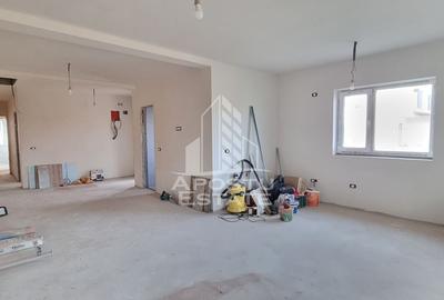 Jumatate de duplex pe parter cu 3 camere si 2 bai, Sag - 1