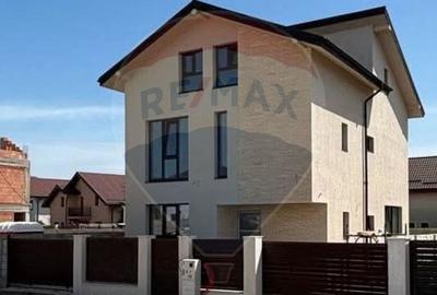 Casa de vanzare cu 5 camere si curte - Bragadiru