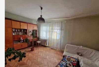 Apartament cu 3 camere decomandat în Exterior Vest - 2