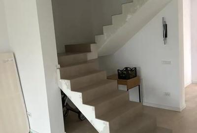 Casă cu Teren 375 Mp în Dumbrăvița