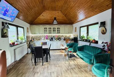 Casă cu 6 camere în Crivina - 2