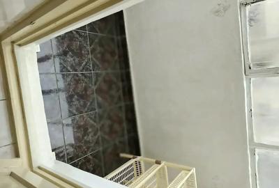 Garsonieră decomandată în Splaiul Unirii