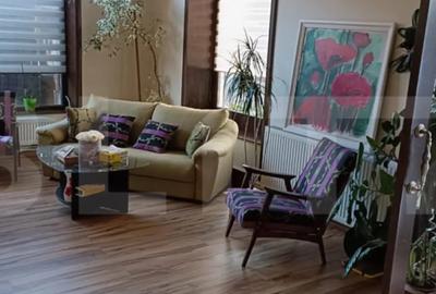 Spațiu comercial, de 93 mp, în Unirea - 8