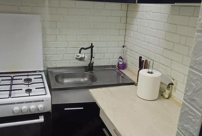 Apartament cu 3 camere semidecomandat în Vest - 1