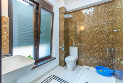 Vila cu piscina si garaj - 6 dormitoare - Pantelimon - 13