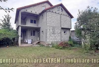 Casa cu 6 camere ?i etaj, la ro?u, 609mp teren, front stradal 20ml, in Tecuci