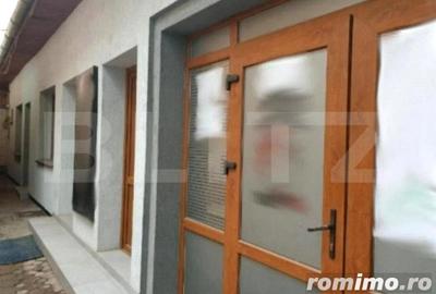 Casă cu 7 camere cu Teren 100 Mp în Central - 1