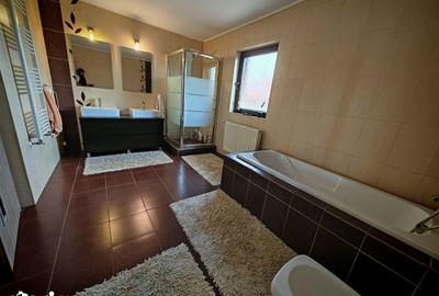 Casă cu 5 camere cu Teren 670 Mp în Central - 19