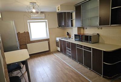 Apartament cu 3 camere decomandat în Decebal - 1