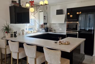 Apartament cu 3 camere decomandat în Central