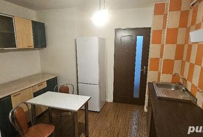 Inchiriez apartament 3 camere - 2