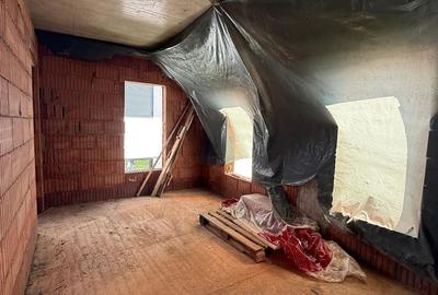 Duplex cu 4 camere cu Canalizare în Dumbrăvița - 8