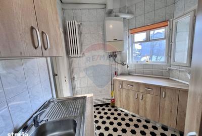 Apartament cu 4 camere decomandat în P-ța Victoriei - 7