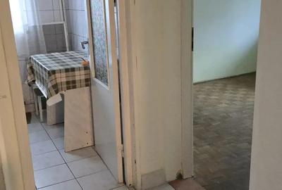 Inchiriez apartament decomandat 2 camere centru Or?ova - 1