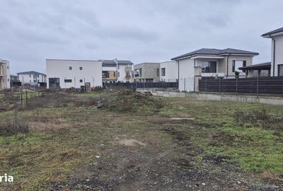 Teren de 1000 mp, în Central - 3