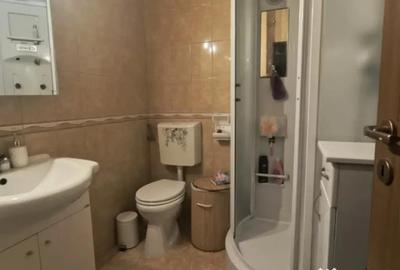 Apartament cu 3 camere decomandat în Noua