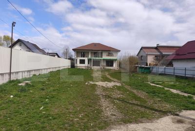 Casă cu 5 camere cu Teren 2000 Mp în Central - 3