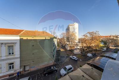Apartament cu 3 camere de vanzare in zona Ultracentral - 11