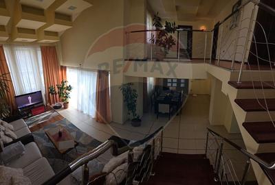 Casă cu 7 camere cu Teren 1371 Mp în Nord-Est - 33