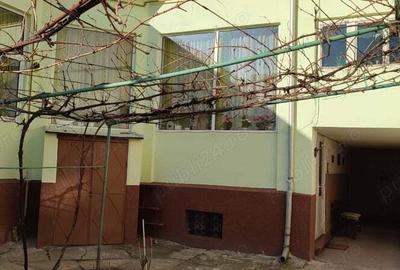 Casă cu 4 camere cu Teren 600 Mp în Intim - 9