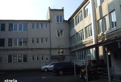 Spațiu comercial, de 2,170 mp, în Tractorul