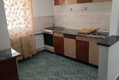 Apartament cu 2 camere decomandat în Micro 17