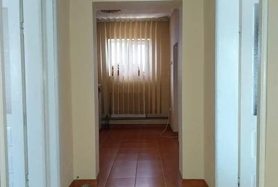 Inchiriez camera casa comuna podari - 1