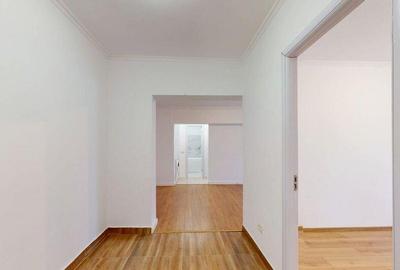 Apartament cu 3 camere semidecomandat în Teiul Doamnei - 2