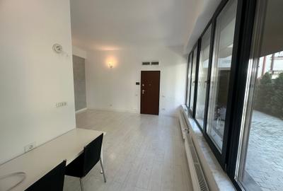Apartament in bloc mic, nou, nemobilat, excelent firma, centrala proprie - 2