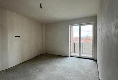 Apartament cu 4 camere ,92 mp,situat la 5 minute de centrul orasului! - 2