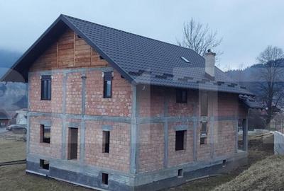 Casă cu 5 camere cu Teren 1615 Mp în Central - 5