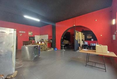 Spațiu comercial, de 120 mp, în Central - 3