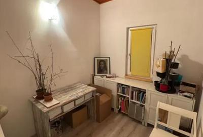 Apartament cu 3 camere semidecomandat în Progresul - 2