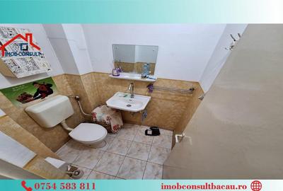 Trei camere! Etaj intermediar! Centrul Bacaului! CE1261 - 2