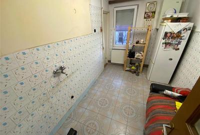 Apartament cu 3 camere decomandat în Tudor - 2