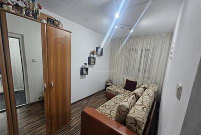 Resita, Garsoniera Mobilata Utilata, Parter, Calea Caransebe - 3