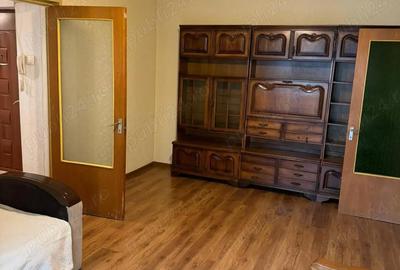 Apartament cu 3 camere decomandat în Tineretului - 2