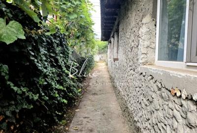 Teren cu casa demolabila sau renovabila in Valu lui Traian, pe Calea Dobrogei Teren cu casa demolabila sau renovabila in Valu lui Traian, pe Calea Dobrogei - 3